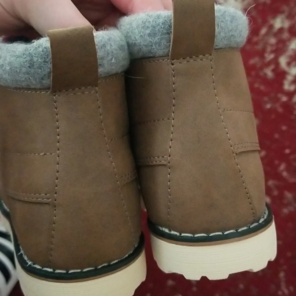 NWOT Cat & Jack Size 1 Boots - Picture 3 of 4